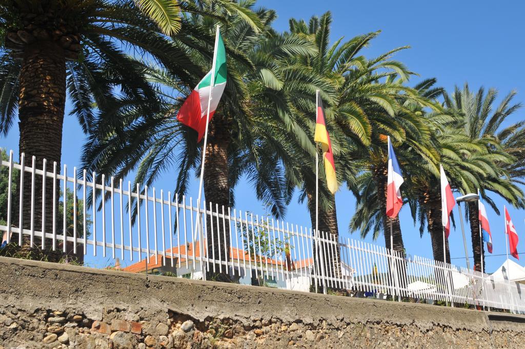 Il Borgo Degli Ulivi Resort Pietra Ligure Exterior foto