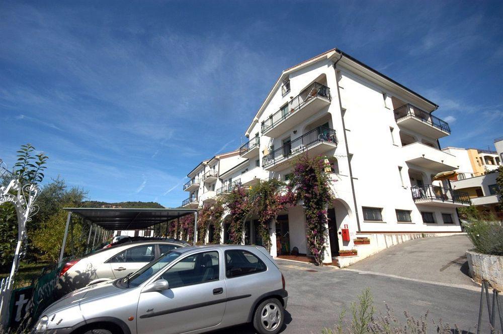 Il Borgo Degli Ulivi Resort Pietra Ligure Exterior foto