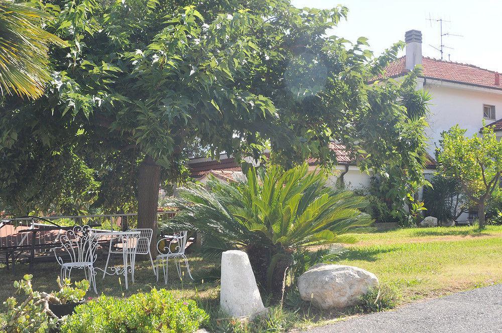 Il Borgo Degli Ulivi Resort Pietra Ligure Exterior foto