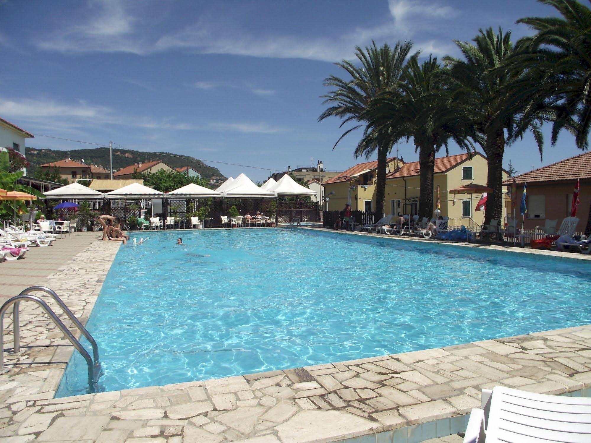 Il Borgo Degli Ulivi Resort Pietra Ligure Exterior foto