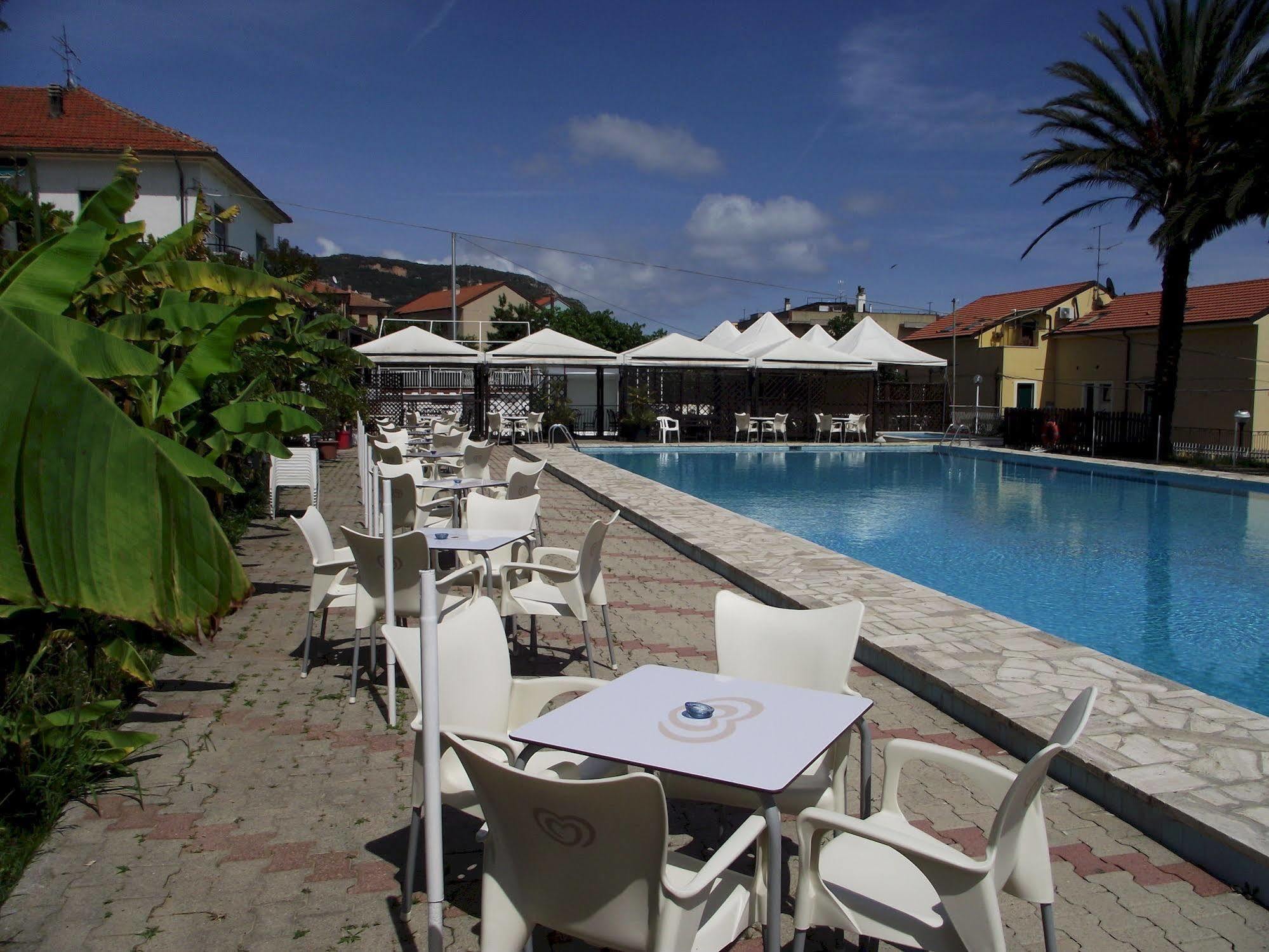 Il Borgo Degli Ulivi Resort Pietra Ligure Exterior foto
