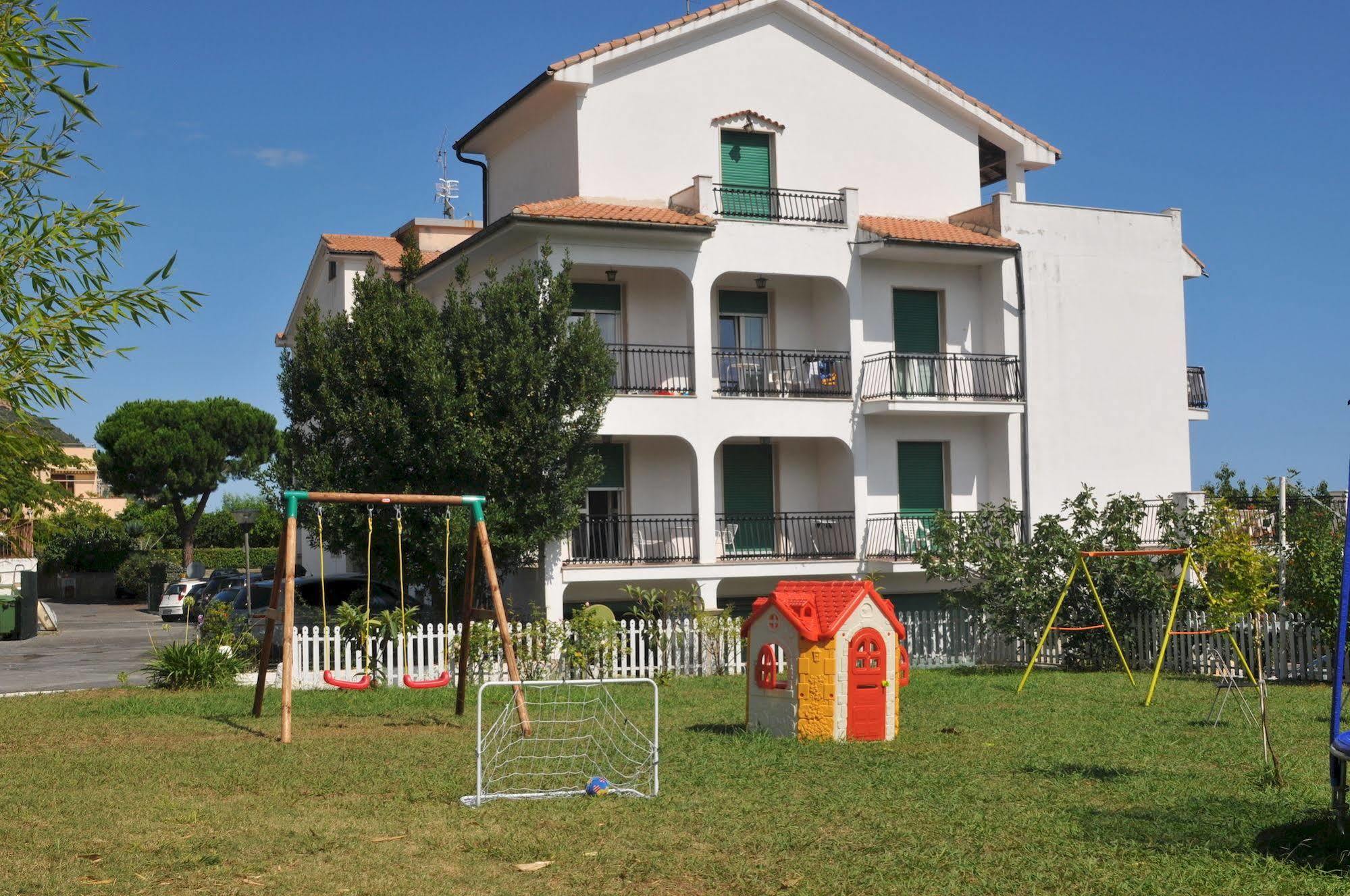Il Borgo Degli Ulivi Resort Pietra Ligure Exterior foto