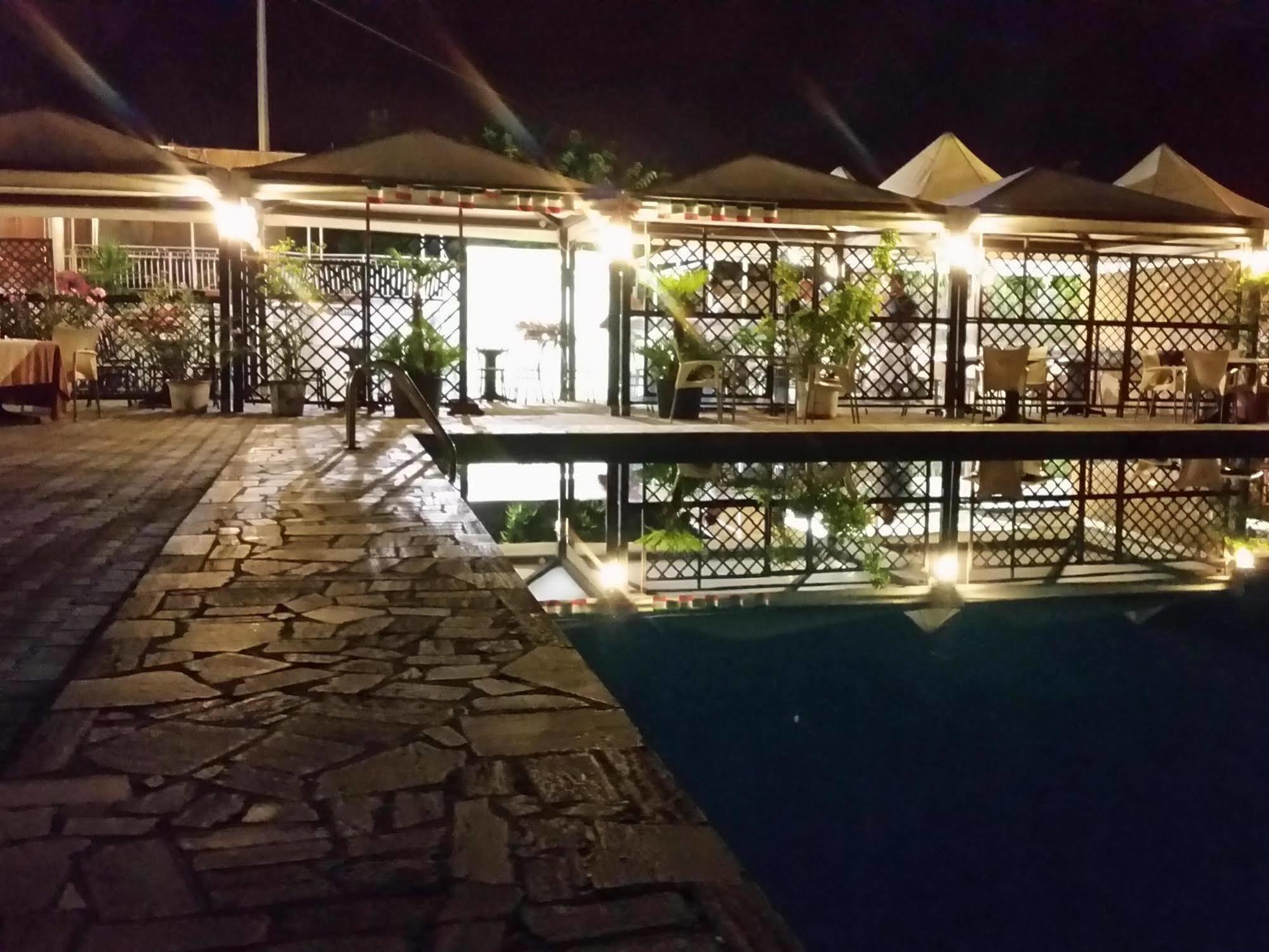 Il Borgo Degli Ulivi Resort Pietra Ligure Exterior foto
