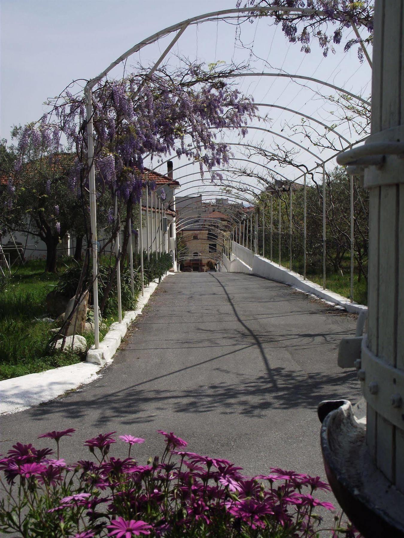 Il Borgo Degli Ulivi Resort Pietra Ligure Exterior foto