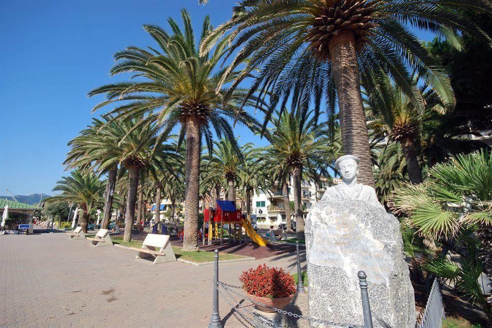 Il Borgo Degli Ulivi Resort Pietra Ligure Exterior foto