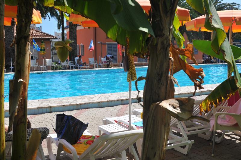 Il Borgo Degli Ulivi Resort Pietra Ligure Exterior foto